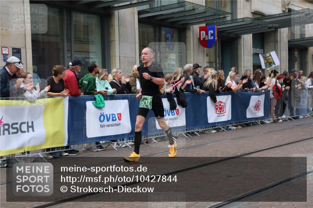 13.09.2026 - 21. swb-Marathon Bremen Strokosch-Dieckow http://msf.ph/oto/10427844 13.09.2026 13:07:35 Ziel 969, 4732, 4852, 4990, 6692, 7558, 8737, 9356, 13091, 13160, 819, 2135, 2706, 3043, 3118, 4743, 4808, 4990, 5570, 5976, 7803, 8060, 8098, 8467, 8611, 8980, 9035 meine-sportfotos.de