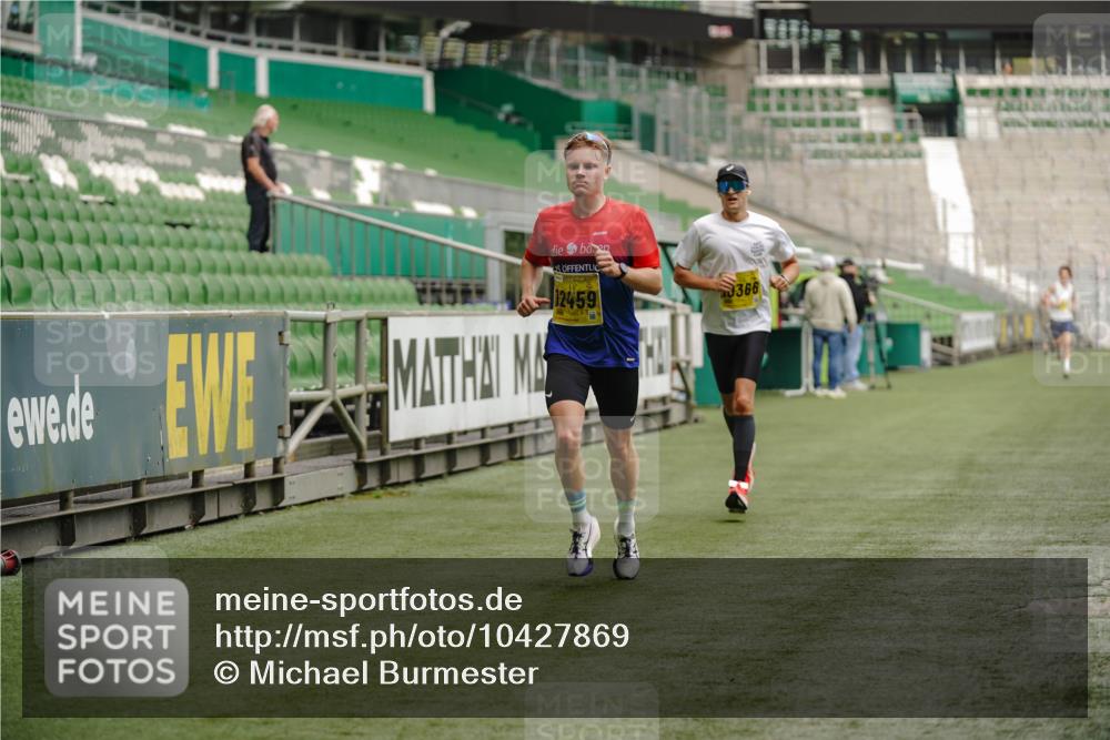 13.09.2026 - 21. swb-Marathon Bremen Michael Burmester http://msf.ph/oto/10427869 13.09.2026 10:18:52 Laufen im Stadion 10366, 10475, 11481, 11652, 12457, 12458, 13504, 13530, 13533, 13534, 13536, 13541, 13543, 13550, 13554, 13561, 13564, 13571, 13572, 13573, 13581, 13582, 13599, 13602, 13603, 13604, 13618, 13622, 13630, 13632, 13638, 13639, 13643, 13525, 13627 meine-sportfotos.de