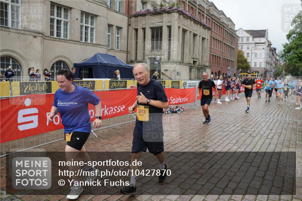 13.09.2026 - Kiel Lauf Yannick Fuchs http://msf.ph/oto/10427870 13.09.2026 11:07:23 Ziel 583, 733, 885, 1344, 1587, 2305, 4214, 5123, 5561, 5901, 6726, 9125, 10762, 10924, 11443, 12184, 12412, 102, 583, 1294, 1894, 2041, 2305, 3004, 3213, 3401, 4683, 4945, 5527, 6265, 6541, 6734, 6931, 7329, 7741, 8822, 8911, 9218, 9467, 9729, 10591, 10977, 11481, 356, 660, 1601, 1637, 2905, 2940, 4983, 5095, 5138, 5139, 5542, 5554, 5638, 6380, 6690, 6727, 7035, 7625, 9064, 9604, 10873, 11015, 12267, 12706, 3213, 6931, 7145, 8029, 8822 meine-sportfotos.de