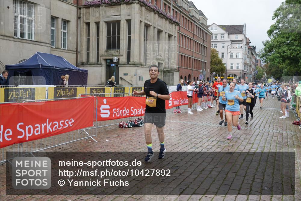 13.09.2026 - Kiel Lauf Yannick Fuchs http://msf.ph/oto/10427892 13.09.2026 11:07:26 Ziel 733, 885, 1344, 1587, 4214, 5123, 5561, 5901, 6380, 6726, 9125, 10924, 11443, 12184, 102, 583, 1294, 1894, 2041, 2305, 3004, 3401, 4683, 4945, 5527, 6265, 6541, 6734, 6931, 7329, 7741, 8911, 9218, 9467, 9729, 10591, 10762, 10977, 11481, 12412, 356, 656, 660, 1136, 1601, 1637, 2905, 2940, 3986, 4983, 5095, 5138, 5139, 5542, 5554, 5638, 6086, 6690, 6727, 7035, 7625, 9064, 9604, 10244, 10873, 11015, 12267, 12706, 2041, 3213, 6931, 7145, 8029, 8822 meine-sportfotos.de