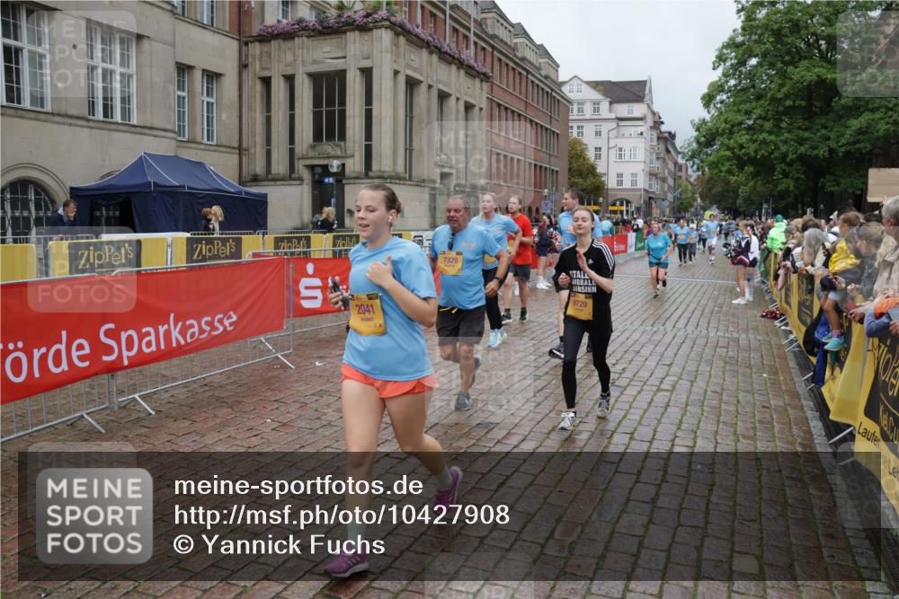 13.09.2026 - Kiel Lauf Yannick Fuchs http://msf.ph/oto/10427908 13.09.2026 11:07:28 Ziel 733, 885, 1344, 1587, 1601, 4214, 5123, 5561, 5901, 6380, 10924, 11443, 12184, 102, 583, 1294, 1894, 2041, 2305, 3004, 3401, 4683, 4945, 5527, 5561, 6265, 6541, 6726, 6734, 7329, 7741, 8911, 9125, 9218, 9729, 10591, 10762, 10977, 11481, 12412, 311, 356, 656, 660, 1136, 1637, 2905, 2940, 3986, 4983, 5095, 5138, 5139, 5542, 5554, 5638, 6086, 6690, 6727, 7035, 7625, 9064, 9604, 10244, 10873, 11015, 11407, 12013, 12267, 12706, 12730, 2041, 3213, 4683, 6931, 7145, 8029, 8822 meine-sportfotos.de