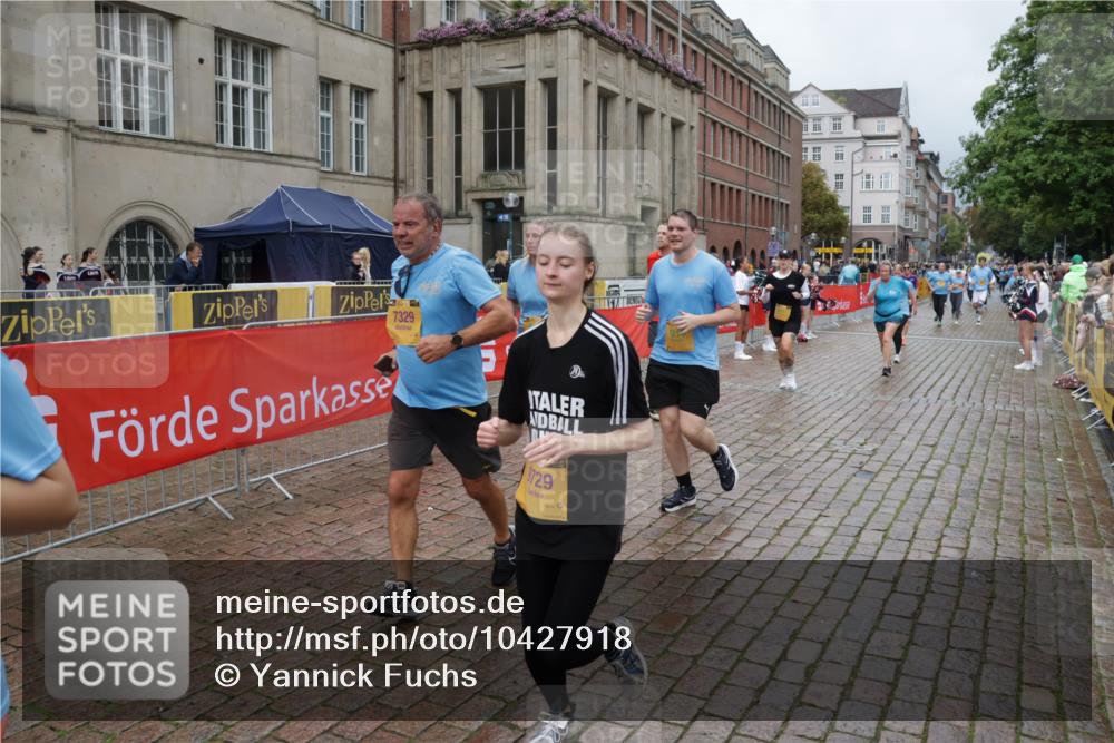 13.09.2026 - Kiel Lauf Yannick Fuchs http://msf.ph/oto/10427918 13.09.2026 11:07:29 Ziel 733, 885, 1344, 1587, 1601, 2905, 4214, 5123, 5138, 5542, 5901, 6380, 7625, 9064, 10924, 11443, 12184, 102, 583, 1294, 1894, 2305, 3004, 3401, 4683, 4945, 5527, 5561, 5901, 6265, 6541, 6726, 6734, 7329, 7741, 8911, 9125, 9218, 9729, 10591, 10762, 10977, 11481, 12412, 311, 356, 656, 660, 1136, 1637, 2940, 3986, 4983, 5095, 5139, 5554, 5638, 6086, 6690, 6727, 7035, 9604, 10244, 10873, 11015, 11407, 12013, 12267, 12706, 12730, 2041, 3213, 4683, 4945, 6931, 8029, 8822 meine-sportfotos.de