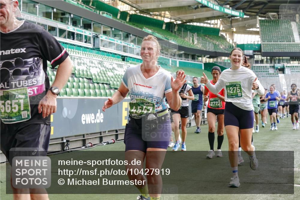 13.09.2026 - 21. swb-Marathon Bremen Michael Burmester http://msf.ph/oto/10427919 13.09.2026 13:26:02 Laufen im Stadion 202, 213, 294, 390, 505, 530, 543, 645, 815, 818, 833, 966, 1077, 1283, 1410, 1443, 1459, 1473, 1487, 1491, 1504, 1515, 1530, 1561, 1618, 1744, 1828, 1830, 1953, 2058, 2059, 2267, 2271, 2273, 2298, 2308, 2309, 2354, 2382, 2384, 2428, 2497, 2506, 2508, 2554, 2558, 2576, 2582, 2591, 2592, 2644, 2656, 2675, 2752, 2762, 2817, 2833, 2878, 2896, 2965, 2970, 2981, 3005, 3047, 3062, 3084, 3097, 3142, 3172, 3211, 3259, 3306, 3329, 3359, 3390, 3433, 3629 meine-sportfotos.de