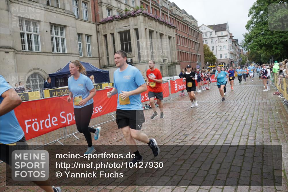 13.09.2026 - Kiel Lauf Yannick Fuchs http://msf.ph/oto/10427930 13.09.2026 11:07:29 Ziel 733, 885, 1344, 1587, 1601, 2905, 4214, 5123, 5138, 5542, 5901, 6380, 7625, 9064, 10924, 11443, 12184, 102, 583, 1294, 1894, 2305, 3004, 3401, 4683, 4945, 5527, 5561, 5901, 6265, 6541, 6726, 6734, 7329, 7741, 8911, 9125, 9218, 9729, 10591, 10762, 10977, 11481, 12412, 311, 356, 656, 660, 1136, 1637, 2940, 3986, 4983, 5095, 5139, 5554, 5638, 6086, 6690, 6727, 7035, 9604, 10244, 10873, 11015, 11407, 12013, 12267, 12706, 12730, 2041, 3213, 4683, 4945, 6931, 8029, 8822 meine-sportfotos.de