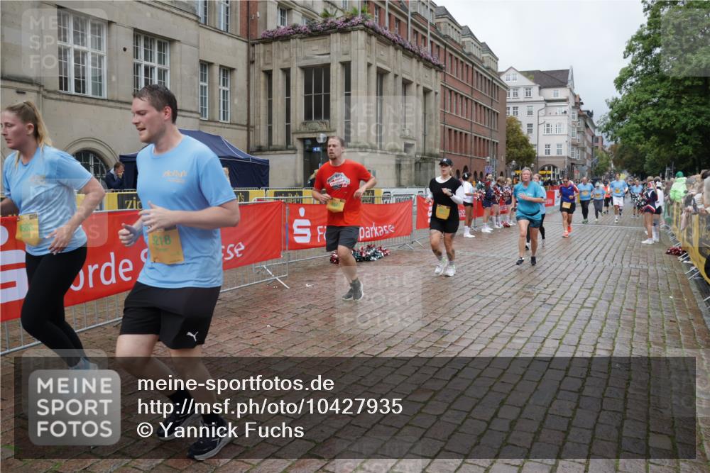 13.09.2026 - Kiel Lauf Yannick Fuchs http://msf.ph/oto/10427935 13.09.2026 11:07:30 Ziel 733, 885, 1344, 1587, 1601, 2905, 4214, 5123, 5138, 5139, 5542, 5554, 5638, 6380, 6690, 7625, 9064, 10924, 11443, 12184, 12706, 102, 583, 1294, 1894, 2305, 3004, 3401, 4683, 4945, 5527, 5561, 5901, 6265, 6541, 6726, 6734, 7741, 8911, 9125, 9218, 10591, 10762, 10924, 10977, 11481, 12412, 94, 311, 356, 656, 660, 1136, 1637, 2940, 3986, 4983, 5095, 6086, 6727, 7035, 9604, 10244, 10873, 11015, 11407, 12013, 12267, 12730, 1894, 2041, 3213, 4683, 4945, 6931, 8822 meine-sportfotos.de