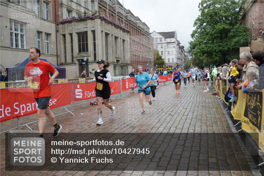 13.09.2026 - Kiel Lauf Yannick Fuchs http://msf.ph/oto/10427945 13.09.2026 11:07:31 Ziel 660, 733, 885, 1344, 1587, 1601, 1637, 2905, 4214, 5123, 5138, 5139, 5542, 5554, 5638, 6380, 6690, 7625, 9064, 9604, 11443, 12184, 12706, 102, 583, 1294, 1894, 2305, 3004, 3401, 4945, 5527, 5561, 5901, 6265, 6541, 6726, 6734, 7741, 8911, 9125, 10591, 10762, 10924, 10977, 11443, 11481, 12412, 94, 311, 356, 656, 1136, 2940, 3986, 4983, 5095, 6086, 6404, 6727, 7035, 9952, 10244, 10873, 11015, 11407, 12013, 12267, 12730, 1894, 2041, 4683, 4945, 6931 meine-sportfotos.de