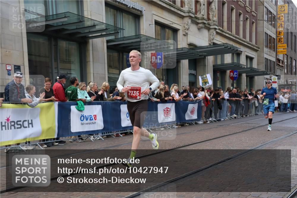 13.09.2026 - 21. swb-Marathon Bremen Strokosch-Dieckow http://msf.ph/oto/10427947 13.09.2026 13:07:48 Ziel 2098, 2266, 2844, 3808, 4247, 5594, 6692, 13091, 13160, 819, 969, 2135, 4732, 4852, 4990, 5570, 5976, 7558, 7803, 8060, 8467, 8611, 8737, 9035, 9356 meine-sportfotos.de