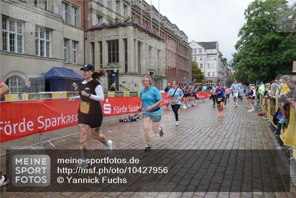 13.09.2026 - Kiel Lauf Yannick Fuchs http://msf.ph/oto/10427956 13.09.2026 11:07:31 Ziel 660, 733, 885, 1344, 1587, 1601, 1637, 2905, 4214, 5123, 5138, 5139, 5542, 5554, 5638, 6380, 6690, 7625, 9064, 9604, 11443, 12184, 12706, 102, 583, 1294, 1894, 2305, 3004, 3401, 4945, 5527, 5561, 5901, 6265, 6541, 6726, 6734, 7741, 8911, 9125, 10591, 10762, 10924, 10977, 11443, 11481, 12412, 94, 311, 356, 656, 1136, 2940, 3986, 4983, 5095, 6086, 6404, 6727, 7035, 9952, 10244, 10873, 11015, 11407, 12013, 12267, 12730, 1894, 2041, 4683, 4945, 6931 meine-sportfotos.de