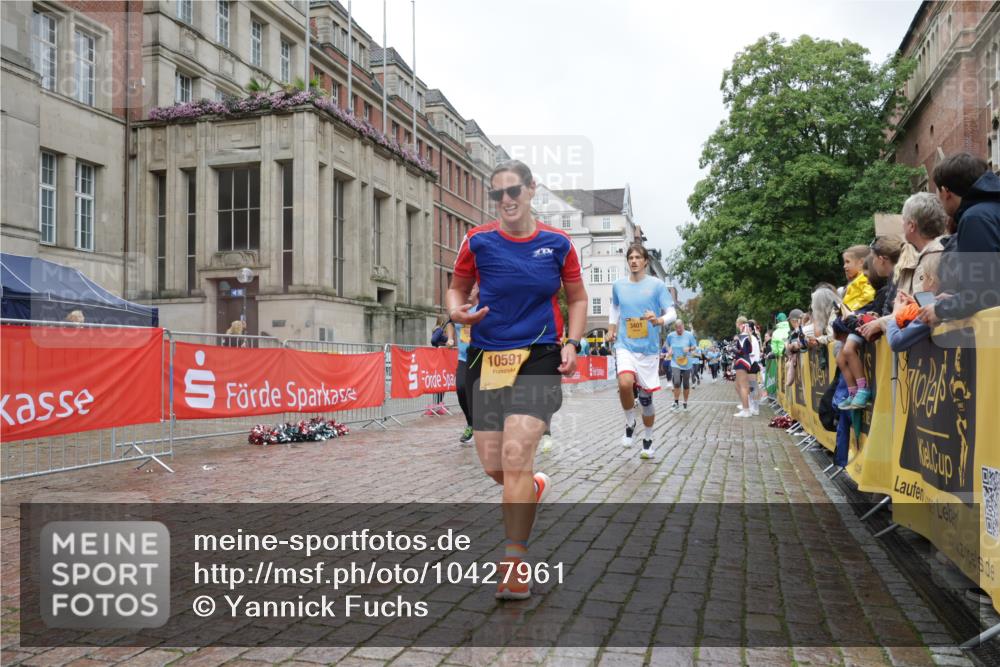 13.09.2026 - Kiel Lauf Yannick Fuchs http://msf.ph/oto/10427961 13.09.2026 11:07:35 Ziel 356, 660, 885, 1344, 1587, 1601, 1637, 2905, 2940, 4214, 4983, 5095, 5123, 5138, 5139, 5542, 5554, 5638, 6380, 6690, 7625, 9064, 9604, 10873, 11015, 12184, 12267, 12706, 102, 583, 733, 1294, 2305, 3004, 3401, 4214, 5123, 5527, 5561, 5901, 6265, 6541, 6726, 6734, 7741, 9125, 10591, 10762, 10924, 10977, 11443, 11481, 12412, 94, 311, 656, 1136, 3828, 3986, 6086, 6404, 6727, 7035, 9952, 10244, 11407, 12013, 12379, 12730, 1894, 2041, 3401, 4683, 4945, 6541 meine-sportfotos.de