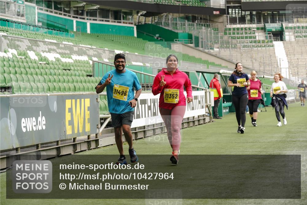 13.09.2026 - 21. swb-Marathon Bremen Michael Burmester http://msf.ph/oto/10427964 13.09.2026 10:52:37 Laufen im Stadion 10317, 10387, 10533, 10650, 10967, 10968, 11017, 11025, 11161, 11195, 11341, 11444, 11538, 12377, 12408, 12416, 12546, 10292, 10407, 10413, 10440, 10710, 10732, 10754, 10789, 10925, 11254, 11423, 11541, 11698, 11712, 11851, 11942, 11980, 12083, 12440, 12471, 12472, 12542, 12561 meine-sportfotos.de