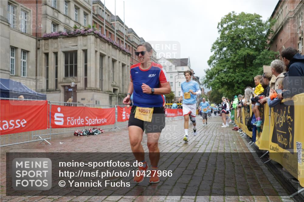 13.09.2026 - Kiel Lauf Yannick Fuchs http://msf.ph/oto/10427966 13.09.2026 11:07:35 Ziel 356, 660, 885, 1344, 1587, 1601, 1637, 2905, 2940, 4214, 4983, 5095, 5123, 5138, 5139, 5542, 5554, 5638, 6380, 6690, 7625, 9064, 9604, 10873, 11015, 12184, 12267, 12706, 102, 583, 733, 1294, 2305, 3004, 3401, 4214, 5123, 5527, 5561, 5901, 6265, 6541, 6726, 6734, 7741, 9125, 10591, 10762, 10924, 10977, 11443, 11481, 12412, 94, 311, 656, 1136, 3828, 3986, 6086, 6404, 6727, 7035, 9952, 10244, 11407, 12013, 12379, 12730, 1894, 2041, 3401, 4683, 4945, 6541 meine-sportfotos.de
