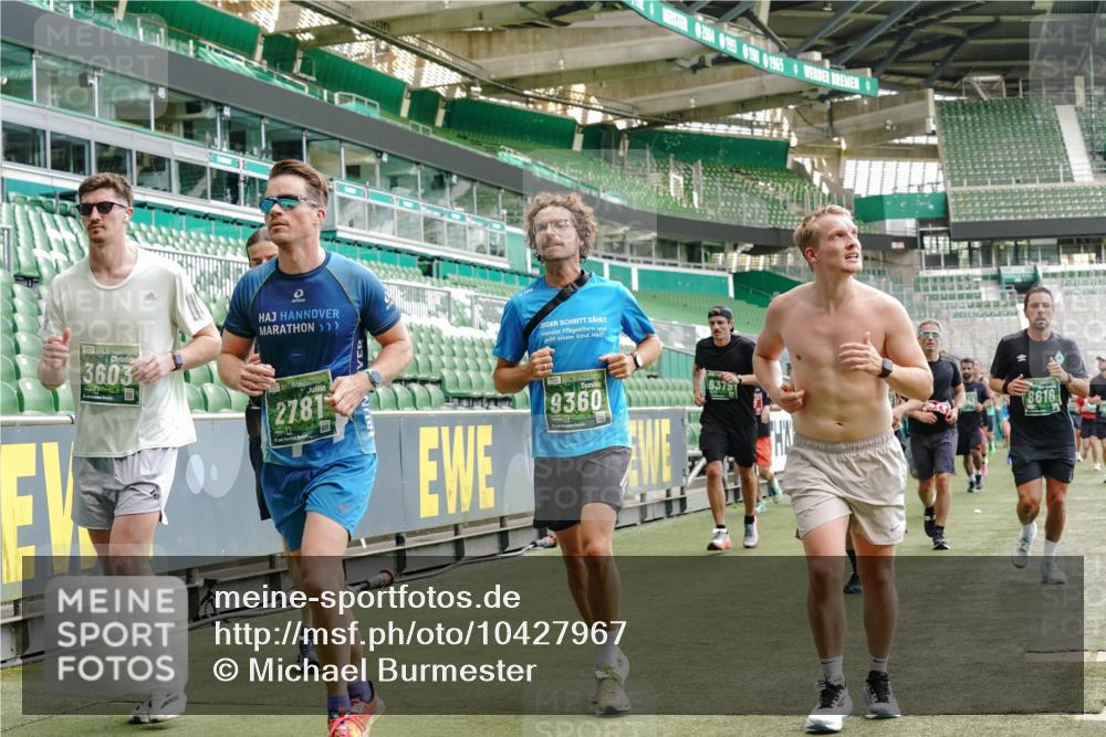 13.09.2026 - 21. swb-Marathon Bremen Michael Burmester http://msf.ph/oto/10427967 13.09.2026 13:02:46 Laufen im Stadion 150, 282, 488, 531, 596, 722, 762, 930, 936, 940, 946, 1006, 1014, 1067, 1163, 1250, 1436, 1458, 1460, 1611, 1771, 1896, 2033, 2047, 2062, 2276, 2292, 2345, 2364, 2378, 2421, 2434, 2513, 2625, 2638, 2666, 2668, 2779, 2900, 2934, 2977, 2987, 3013, 3044, 3114, 3135, 3163, 3164, 3187, 3248, 3258, 3294, 3334, 3360, 3374, 3392, 3402, 3460, 3496, 3510, 3527, 3576, 3585, 3597, 3603, 3667, 3721, 3806, 3846, 3852, 3859, 3893, 3938, 3970, 3983, 4000, 4077, 4133, 4506, 4558 meine-sportfotos.de