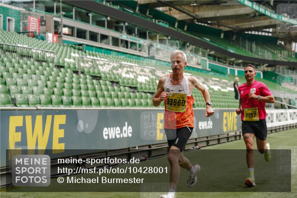 13.09.2026 - 21. swb-Marathon Bremen Michael Burmester http://msf.ph/oto/10428001 13.09.2026 10:19:24 Laufen im Stadion 10366, 10475, 11197, 11418, 11481, 11652, 12358, 12457, 13530, 13533, 13534, 13536, 13541, 13543, 13550, 13554, 13560, 13564, 13571, 13572, 13573, 13581, 13582, 13599, 13601, 13602, 13610, 13618, 13622, 13632, 13638, 13639, 13643, 10597, 12272, 13501, 13515, 13525, 13547, 13567, 13627, 13635 meine-sportfotos.de