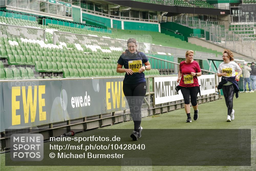 13.09.2026 - 21. swb-Marathon Bremen Michael Burmester http://msf.ph/oto/10428040 13.09.2026 10:52:43 Laufen im Stadion 10317, 10387, 10650, 10967, 10968, 11017, 11025, 11161, 11195, 11341, 11444, 11538, 12377, 12408, 12416, 12546, 10292, 10407, 10413, 10440, 10710, 10754, 10789, 10925, 11254, 11541, 11712, 11780, 11851, 11942, 11980, 12083, 12440, 12471, 12542, 12561 meine-sportfotos.de