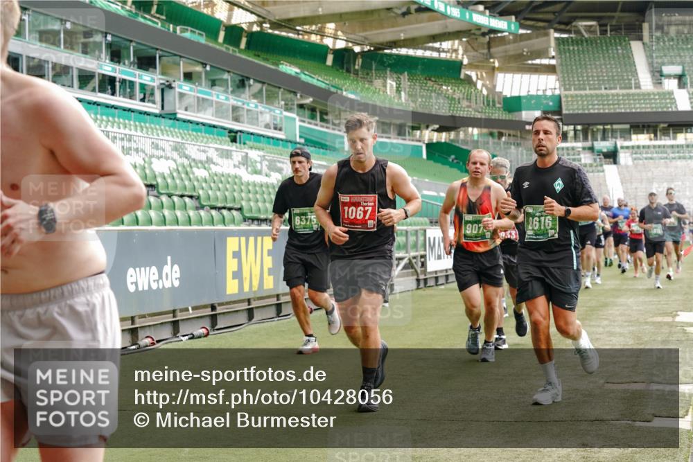 13.09.2026 - 21. swb-Marathon Bremen Michael Burmester http://msf.ph/oto/10428056 13.09.2026 13:02:47 Laufen im Stadion 150, 282, 488, 531, 596, 722, 762, 930, 936, 940, 946, 1006, 1014, 1067, 1163, 1250, 1436, 1458, 1460, 1611, 1771, 1896, 2033, 2047, 2062, 2276, 2292, 2345, 2364, 2378, 2421, 2434, 2513, 2625, 2638, 2666, 2668, 2779, 2900, 2934, 2977, 2987, 3013, 3044, 3114, 3135, 3163, 3164, 3187, 3248, 3258, 3294, 3334, 3360, 3374, 3392, 3402, 3460, 3496, 3510, 3527, 3576, 3585, 3597, 3603, 3618, 3667, 3721, 3806, 3846, 3852, 3859, 3893, 3938, 3970, 3983, 4000, 4077, 4133, 4506, 4558 meine-sportfotos.de