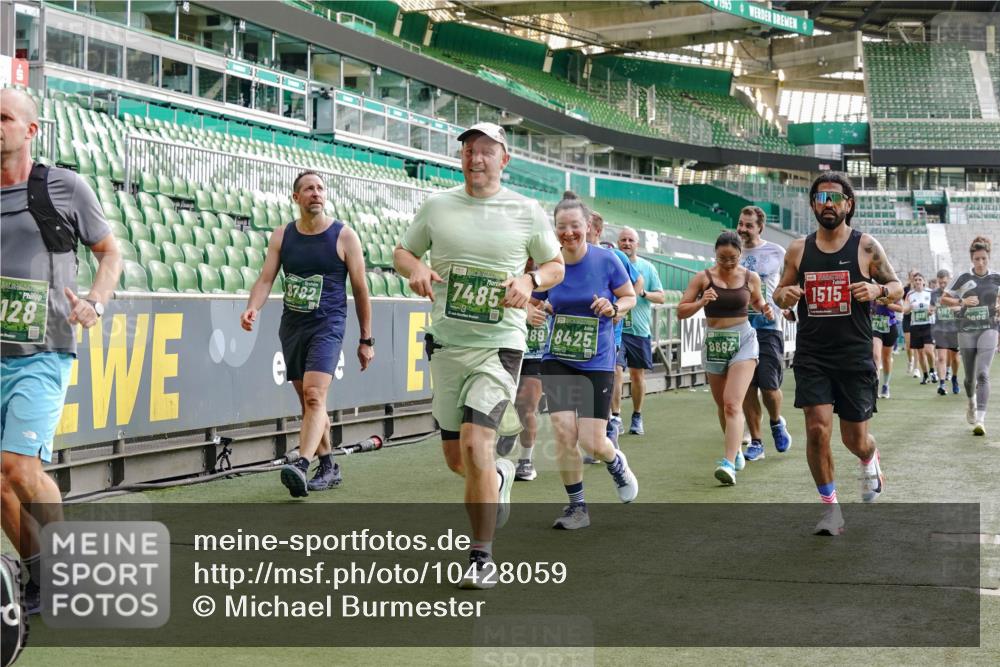 13.09.2026 - 21. swb-Marathon Bremen Michael Burmester http://msf.ph/oto/10428059 13.09.2026 13:26:07 Laufen im Stadion 202, 213, 294, 390, 505, 530, 543, 645, 815, 818, 833, 966, 1077, 1283, 1410, 1443, 1459, 1473, 1487, 1491, 1504, 1515, 1530, 1561, 1618, 1744, 1828, 1830, 1953, 2058, 2059, 2267, 2271, 2273, 2298, 2308, 2309, 2354, 2382, 2384, 2428, 2506, 2508, 2542, 2554, 2558, 2576, 2582, 2591, 2592, 2656, 2675, 2752, 2762, 2817, 2833, 2878, 2896, 2965, 2970, 2981, 3005, 3047, 3062, 3084, 3097, 3142, 3172, 3211, 3259, 3329, 3359, 3390, 3433, 3629 meine-sportfotos.de