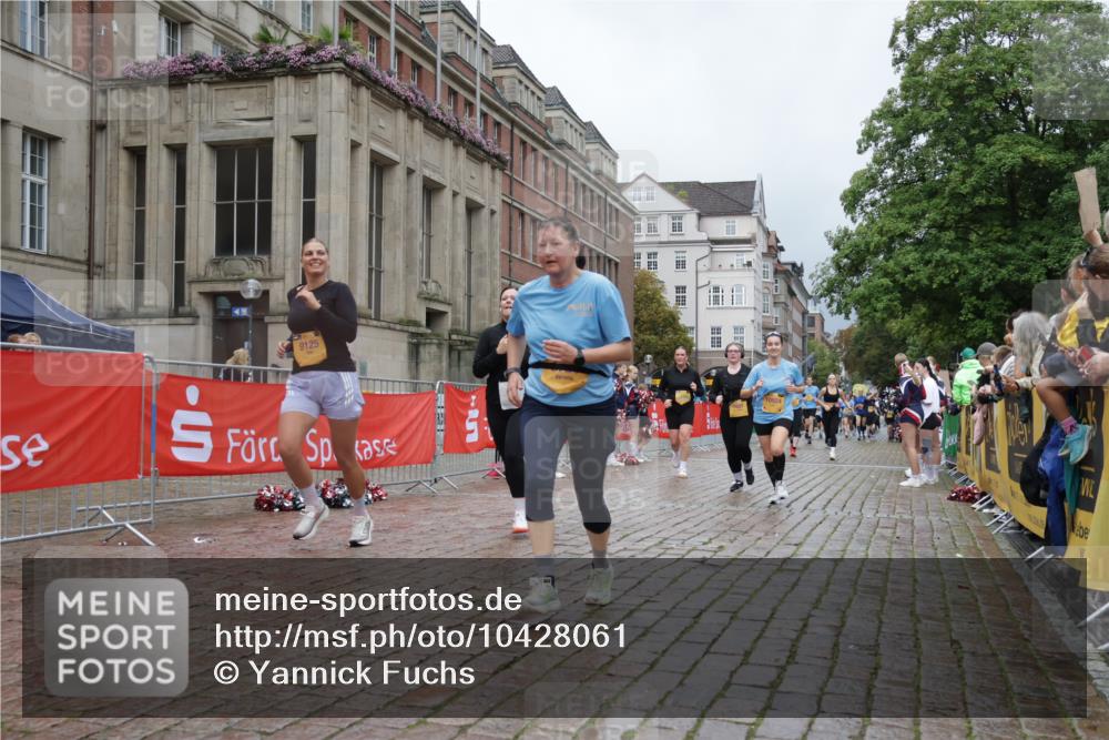 13.09.2026 - Kiel Lauf Yannick Fuchs http://msf.ph/oto/10428061 13.09.2026 11:07:51 Ziel 94, 311, 656, 1136, 2136, 3828, 3986, 6086, 6404, 6727, 7035, 9952, 10244, 11407, 12013, 12379, 12730, 356, 660, 733, 885, 1344, 1587, 1601, 1637, 2905, 2940, 4214, 4983, 5095, 5123, 5138, 5139, 5542, 5554, 5561, 5638, 5901, 6380, 6690, 6726, 7625, 9064, 9125, 9604, 10873, 10924, 11015, 11443, 12184, 12267, 12706, 121, 755, 1951, 2120, 3397, 4297, 4949, 5833, 6401, 7123, 8019, 10702, 102, 583, 2305, 5561, 5901, 6726, 9125, 10762, 12412 meine-sportfotos.de