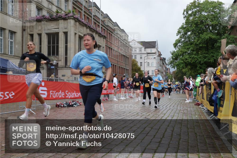 13.09.2026 - Kiel Lauf Yannick Fuchs http://msf.ph/oto/10428075 13.09.2026 11:07:51 Ziel 94, 311, 656, 1136, 2136, 3828, 3986, 6086, 6404, 6727, 7035, 9952, 10244, 11407, 12013, 12379, 12730, 356, 660, 733, 885, 1344, 1587, 1601, 1637, 2905, 2940, 4214, 4983, 5095, 5123, 5138, 5139, 5542, 5554, 5561, 5638, 5901, 6380, 6690, 6726, 7625, 9064, 9125, 9604, 10873, 10924, 11015, 11443, 12184, 12267, 12706, 121, 755, 1951, 2120, 3397, 4297, 4949, 5833, 6401, 7123, 8019, 10702, 102, 583, 2305, 5561, 5901, 6726, 9125, 10762, 12412 meine-sportfotos.de