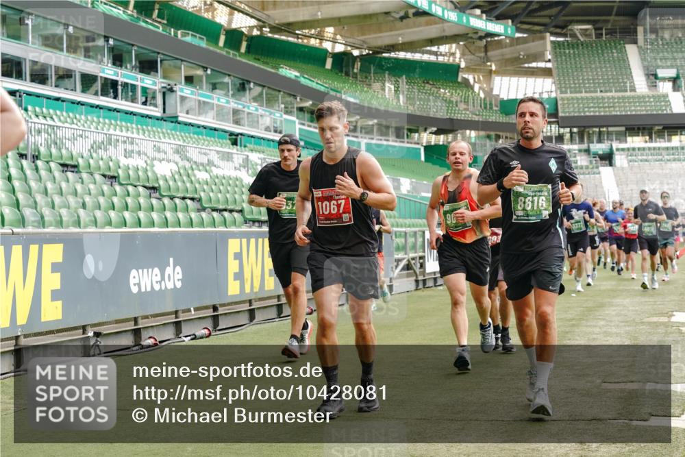 13.09.2026 - 21. swb-Marathon Bremen Michael Burmester http://msf.ph/oto/10428081 13.09.2026 13:02:48 Laufen im Stadion 150, 488, 531, 596, 722, 762, 930, 936, 940, 946, 1006, 1014, 1067, 1163, 1250, 1436, 1458, 1460, 1611, 1771, 1896, 2033, 2047, 2062, 2276, 2292, 2345, 2364, 2378, 2421, 2434, 2513, 2625, 2638, 2666, 2668, 2779, 2900, 2934, 2977, 2987, 3013, 3044, 3114, 3135, 3163, 3164, 3187, 3248, 3258, 3294, 3334, 3360, 3374, 3392, 3402, 3460, 3496, 3510, 3527, 3576, 3585, 3597, 3603, 3618, 3667, 3721, 3806, 3846, 3852, 3859, 3893, 3938, 3970, 3983, 4000, 4077, 4133, 4506, 4558 meine-sportfotos.de