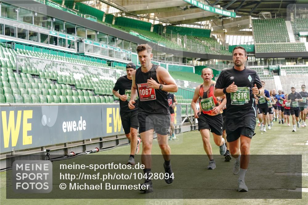 13.09.2026 - 21. swb-Marathon Bremen Michael Burmester http://msf.ph/oto/10428094 13.09.2026 13:02:48 Laufen im Stadion 150, 488, 531, 596, 722, 762, 930, 936, 940, 946, 1006, 1014, 1067, 1163, 1250, 1436, 1458, 1460, 1611, 1771, 1896, 2033, 2047, 2062, 2276, 2292, 2345, 2364, 2378, 2421, 2434, 2513, 2625, 2638, 2666, 2668, 2779, 2900, 2934, 2977, 2987, 3013, 3044, 3114, 3135, 3163, 3164, 3187, 3248, 3258, 3294, 3334, 3360, 3374, 3392, 3402, 3460, 3496, 3510, 3527, 3576, 3585, 3597, 3603, 3618, 3667, 3721, 3806, 3846, 3852, 3859, 3893, 3938, 3970, 3983, 4000, 4077, 4133, 4506, 4558 meine-sportfotos.de