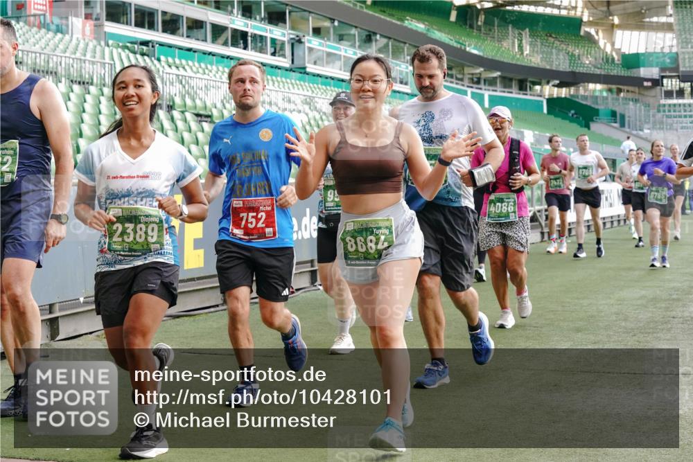 13.09.2026 - 21. swb-Marathon Bremen Michael Burmester http://msf.ph/oto/10428101 13.09.2026 13:26:10 Laufen im Stadion 202, 213, 294, 390, 505, 530, 543, 645, 815, 818, 833, 966, 1077, 1283, 1410, 1443, 1459, 1473, 1487, 1491, 1504, 1515, 1530, 1561, 1618, 1700, 1744, 1828, 1830, 1953, 2058, 2059, 2267, 2271, 2273, 2298, 2308, 2309, 2354, 2382, 2384, 2388, 2428, 2506, 2508, 2542, 2554, 2558, 2576, 2582, 2591, 2592, 2656, 2675, 2752, 2762, 2817, 2833, 2878, 2896, 2965, 2970, 2981, 3005, 3047, 3062, 3084, 3097, 3142, 3172, 3211, 3259, 3329, 3359, 3390, 3433, 3540, 3629 meine-sportfotos.de