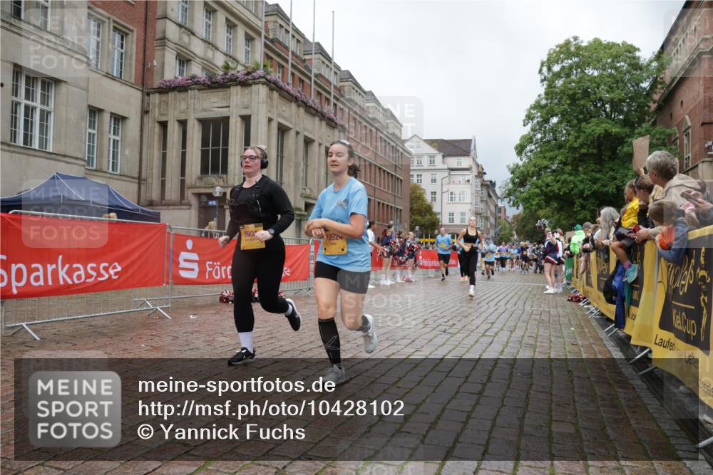 13.09.2026 - Kiel Lauf Yannick Fuchs http://msf.ph/oto/10428102 13.09.2026 11:07:53 Ziel 94, 311, 656, 1136, 1951, 2136, 3397, 3828, 3986, 4297, 6086, 6404, 7035, 9952, 10244, 11407, 12013, 12379, 12730, 356, 660, 733, 885, 1344, 1587, 1601, 1637, 2905, 2940, 4214, 4983, 5095, 5123, 5138, 5139, 5542, 5554, 5561, 5638, 5901, 6380, 6690, 6727, 7035, 7625, 9064, 9604, 10873, 10924, 11015, 11443, 12184, 12267, 12706, 121, 755, 2120, 4949, 5833, 6401, 7123, 8019, 10702, 102, 583, 2305, 5561, 5901, 6726, 9125, 10762, 10924, 11443, 12412 meine-sportfotos.de