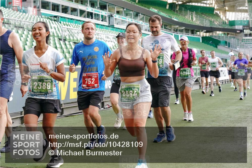 13.09.2026 - 21. swb-Marathon Bremen Michael Burmester http://msf.ph/oto/10428109 13.09.2026 13:26:10 Laufen im Stadion 202, 213, 294, 390, 505, 530, 543, 645, 815, 818, 833, 966, 1077, 1283, 1410, 1443, 1459, 1473, 1487, 1491, 1504, 1515, 1530, 1561, 1618, 1700, 1744, 1828, 1830, 1953, 2058, 2059, 2267, 2271, 2273, 2298, 2308, 2309, 2354, 2382, 2384, 2388, 2428, 2506, 2508, 2542, 2554, 2558, 2576, 2582, 2591, 2592, 2656, 2675, 2752, 2762, 2817, 2833, 2878, 2896, 2965, 2970, 2981, 3005, 3047, 3062, 3084, 3097, 3142, 3172, 3211, 3259, 3329, 3359, 3390, 3433, 3540, 3629 meine-sportfotos.de