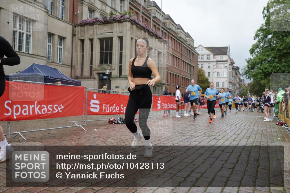 13.09.2026 - Kiel Lauf Yannick Fuchs http://msf.ph/oto/10428113 13.09.2026 11:07:56 Ziel 94, 311, 656, 755, 1951, 2136, 3397, 3828, 3986, 4297, 6404, 7123, 9952, 11407, 12013, 12379, 12730, 356, 656, 660, 733, 885, 1136, 1344, 1587, 1601, 1637, 2905, 2940, 3986, 4214, 4983, 5095, 5123, 5138, 5139, 5542, 5554, 5638, 6086, 6380, 6690, 6727, 7035, 7625, 9064, 9604, 10244, 10873, 11015, 11443, 12184, 12267, 12706, 121, 2120, 4949, 5833, 6401, 7254, 8019, 10525, 10702, 733, 5561, 5901, 6726, 9125, 10762, 10924, 11443, 12412 meine-sportfotos.de