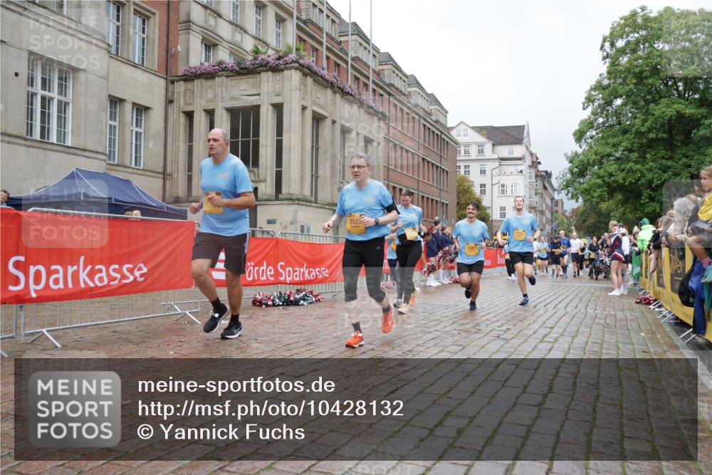 13.09.2026 - Kiel Lauf Yannick Fuchs http://msf.ph/oto/10428132 13.09.2026 11:07:58 Ziel 94, 121, 311, 755, 1951, 2136, 3397, 3828, 4297, 4949, 5833, 6404, 7123, 9952, 10702, 11407, 12013, 12379, 311, 356, 656, 660, 885, 1136, 1344, 1587, 1601, 1637, 2905, 2940, 3986, 4214, 4983, 5095, 5123, 5138, 5139, 5542, 5554, 5638, 6086, 6380, 6690, 6727, 7035, 7625, 9064, 9604, 10244, 10873, 11015, 11407, 12013, 12184, 12267, 12706, 12730, 2120, 6401, 7108, 7254, 8019, 10525, 733, 885, 1344, 1587, 4214, 5123, 5561, 5901, 6726, 9125, 10924, 11443, 12184 meine-sportfotos.de
