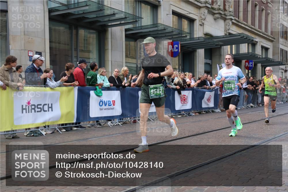 13.09.2026 - 21. swb-Marathon Bremen Strokosch-Dieckow http://msf.ph/oto/10428140 13.09.2026 13:08:04 Ziel 339, 678, 1335, 1696, 2098, 2266, 3808, 4082, 4247, 4888, 5424, 5594, 8655, 9084, 9582, 969, 2844, 4732, 4852, 6692, 7558, 9356, 13091, 13160 meine-sportfotos.de