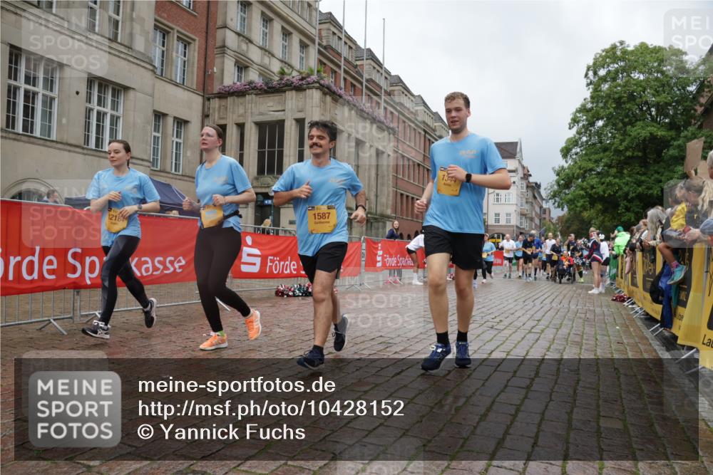 13.09.2026 - Kiel Lauf Yannick Fuchs http://msf.ph/oto/10428152 13.09.2026 11:08:00 Ziel 94, 121, 755, 1951, 2136, 3397, 3828, 4297, 4949, 5833, 6404, 7123, 9952, 10702, 12379, 94, 311, 356, 656, 660, 885, 1136, 1344, 1587, 1601, 1637, 2905, 2940, 3986, 4214, 4983, 5095, 5123, 5138, 5139, 5542, 5554, 5638, 6086, 6380, 6690, 6727, 7035, 7625, 9064, 9604, 10244, 10873, 11015, 11407, 12013, 12184, 12267, 12706, 12730, 2120, 5856, 6401, 7108, 7254, 8019, 10525, 733, 885, 1344, 1587, 4214, 5123, 5561, 5901, 10924, 11443, 12184 meine-sportfotos.de