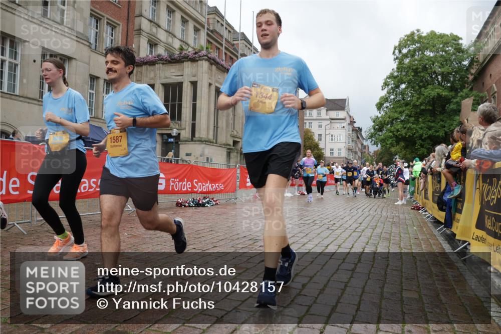 13.09.2026 - Kiel Lauf Yannick Fuchs http://msf.ph/oto/10428157 13.09.2026 11:08:00 Ziel 94, 121, 755, 1951, 2136, 3397, 3828, 4297, 4949, 5833, 6404, 7123, 9952, 10702, 12379, 94, 311, 356, 656, 660, 885, 1136, 1344, 1587, 1601, 1637, 2905, 2940, 3986, 4214, 4983, 5095, 5123, 5138, 5139, 5542, 5554, 5638, 6086, 6380, 6690, 6727, 7035, 7625, 9064, 9604, 10244, 10873, 11015, 11407, 12013, 12184, 12267, 12706, 12730, 2120, 5856, 6401, 7108, 7254, 8019, 10525, 733, 885, 1344, 1587, 4214, 5123, 5561, 5901, 10924, 11443, 12184 meine-sportfotos.de