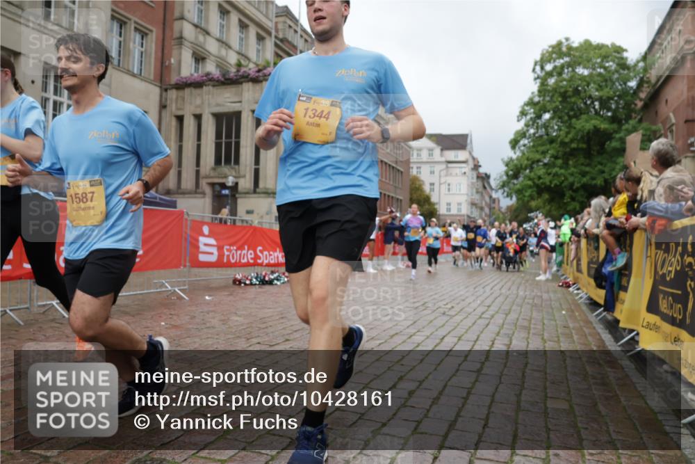 13.09.2026 - Kiel Lauf Yannick Fuchs http://msf.ph/oto/10428161 13.09.2026 11:08:01 Ziel 121, 755, 1951, 2120, 2136, 3397, 3828, 4297, 4949, 5833, 6404, 7123, 9952, 10702, 12379, 94, 311, 356, 656, 660, 885, 1136, 1344, 1587, 1601, 1637, 2905, 2940, 3986, 4983, 5095, 5138, 5139, 5542, 5554, 5638, 6086, 6380, 6404, 6690, 6727, 7035, 7625, 9064, 9604, 9952, 10244, 10873, 11015, 11407, 12013, 12184, 12267, 12706, 12730, 5856, 6061, 6185, 6401, 7108, 7254, 8019, 10525, 733, 885, 1344, 1587, 4214, 5123, 5901, 10924, 11443, 12184 meine-sportfotos.de
