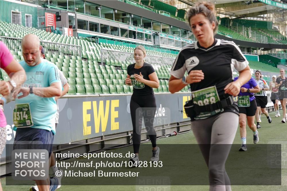13.09.2026 - 21. swb-Marathon Bremen Michael Burmester http://msf.ph/oto/10428193 13.09.2026 13:26:13 Laufen im Stadion 202, 213, 294, 390, 505, 530, 543, 645, 815, 818, 833, 966, 1077, 1283, 1410, 1443, 1459, 1473, 1487, 1504, 1515, 1530, 1561, 1618, 1700, 1744, 1828, 1830, 1953, 2058, 2059, 2267, 2271, 2273, 2298, 2308, 2309, 2354, 2382, 2384, 2388, 2428, 2506, 2508, 2542, 2554, 2558, 2576, 2582, 2591, 2592, 2656, 2675, 2752, 2762, 2817, 2833, 2878, 2896, 2965, 2970, 2981, 3005, 3047, 3062, 3084, 3097, 3142, 3172, 3211, 3259, 3329, 3359, 3390, 3433, 3540, 3629 meine-sportfotos.de