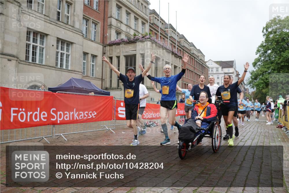 13.09.2026 - Kiel Lauf Yannick Fuchs http://msf.ph/oto/10428204 13.09.2026 11:08:07 Ziel 121, 755, 1951, 2120, 3397, 4297, 4949, 5833, 6401, 7123, 8019, 10702, 94, 311, 356, 656, 660, 1136, 1601, 1637, 2136, 2905, 2940, 3397, 3828, 3986, 4297, 4983, 5095, 5138, 5139, 5542, 5554, 5638, 6086, 6404, 6690, 6727, 7035, 7625, 9064, 9604, 9952, 10244, 10873, 11015, 11407, 12013, 12267, 12379, 12706, 12730, 2235, 3536, 3798, 5856, 6061, 6185, 6360, 7108, 7254, 10525, 885, 1344, 1587, 1601, 2905, 4214, 5123, 5138, 5139, 5542, 5554, 5638, 6380, 6690, 7625, 9064, 12184 meine-sportfotos.de