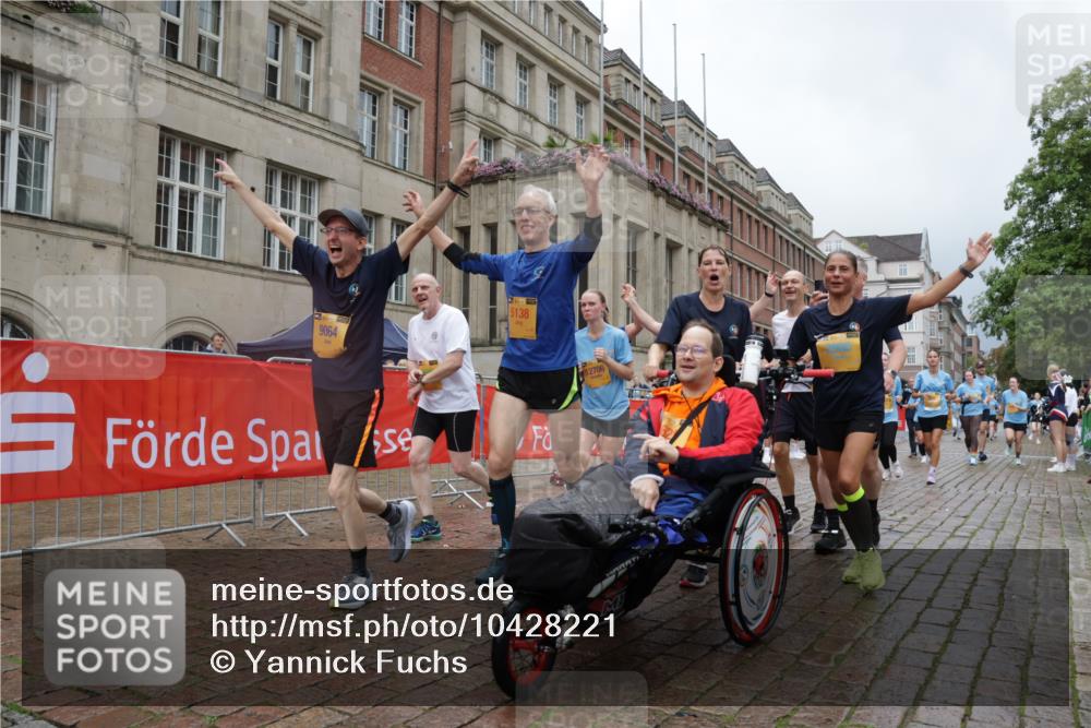 13.09.2026 - Kiel Lauf Yannick Fuchs http://msf.ph/oto/10428221 13.09.2026 11:08:08 Ziel 121, 755, 1951, 2120, 4949, 5833, 6401, 7123, 8019, 10702, 94, 311, 356, 656, 660, 1136, 1637, 1951, 2136, 2905, 2940, 3397, 3828, 3986, 4297, 4983, 5095, 5138, 5139, 5542, 5554, 5638, 6086, 6404, 6690, 6727, 7035, 7625, 9064, 9604, 9952, 10244, 10873, 11015, 11407, 12013, 12267, 12379, 12706, 12730, 1067, 2235, 3536, 3798, 5856, 6061, 6185, 6360, 7108, 7254, 10525, 660, 885, 1344, 1587, 1601, 1637, 2905, 5138, 5139, 5542, 5554, 5638, 6380, 6690, 7625, 9064, 9604, 12184 meine-sportfotos.de