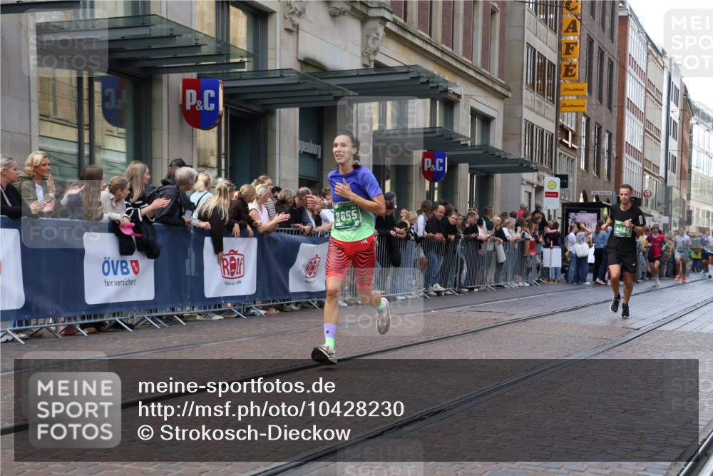 13.09.2026 - 21. swb-Marathon Bremen Strokosch-Dieckow http://msf.ph/oto/10428230 13.09.2026 13:08:10 Ziel 339, 678, 715, 1335, 1696, 3808, 4082, 4247, 4888, 5424, 5594, 7064, 8655, 9084, 9582, 2098, 2266, 2844, 3808, 4732, 5594, 6692, 13091, 13160 meine-sportfotos.de