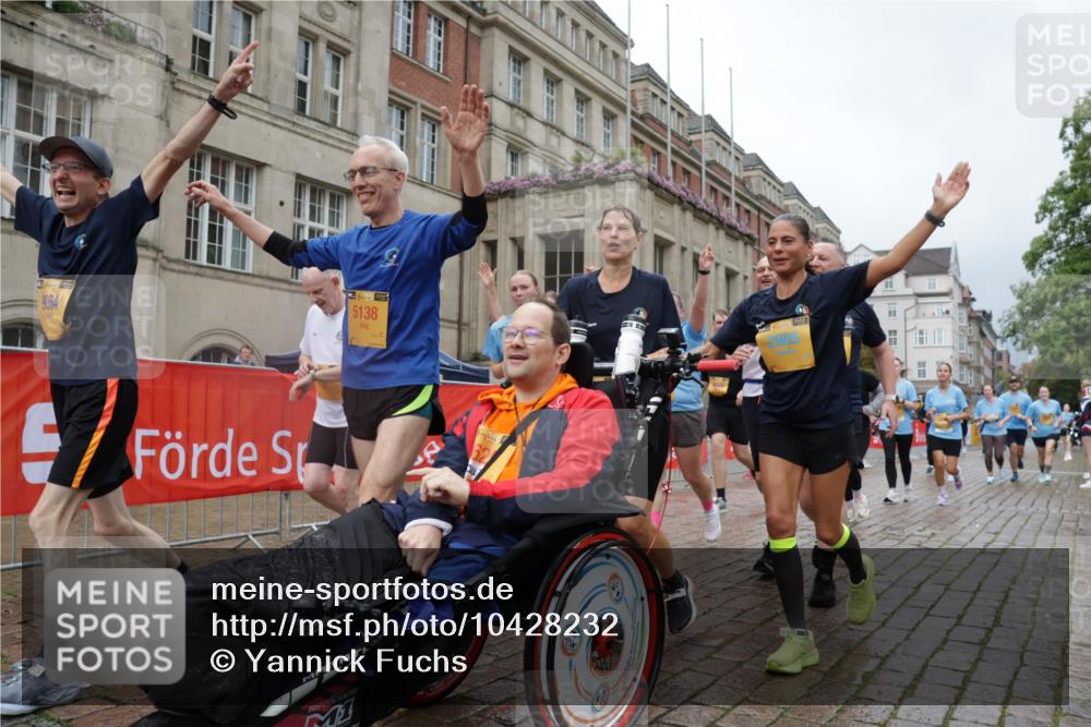 13.09.2026 - Kiel Lauf Yannick Fuchs http://msf.ph/oto/10428232 13.09.2026 11:08:08 Ziel 121, 755, 1951, 2120, 4949, 5833, 6401, 7123, 8019, 10702, 94, 311, 356, 656, 660, 1136, 1637, 1951, 2136, 2905, 2940, 3397, 3828, 3986, 4297, 4983, 5095, 5138, 5139, 5542, 5554, 5638, 6086, 6404, 6690, 6727, 7035, 7625, 9064, 9604, 9952, 10244, 10873, 11015, 11407, 12013, 12267, 12379, 12706, 12730, 1067, 2235, 3536, 3798, 5856, 6061, 6185, 6360, 7108, 7254, 10525, 660, 885, 1344, 1587, 1601, 1637, 2905, 5138, 5139, 5542, 5554, 5638, 6380, 6690, 7625, 9064, 9604, 12184 meine-sportfotos.de