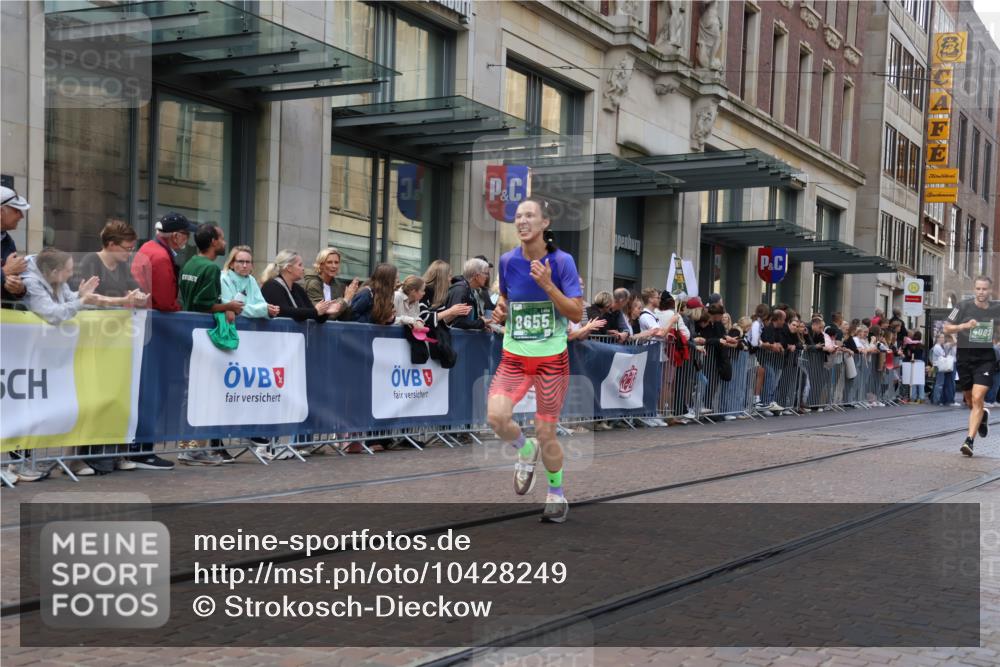 13.09.2026 - 21. swb-Marathon Bremen Strokosch-Dieckow http://msf.ph/oto/10428249 13.09.2026 13:08:11 Ziel 339, 678, 715, 1335, 1696, 3276, 4082, 4247, 4888, 5424, 6842, 7064, 7121, 8655, 9084, 9582, 2098, 2266, 2844, 3808, 5594, 6692, 13091, 13160 meine-sportfotos.de