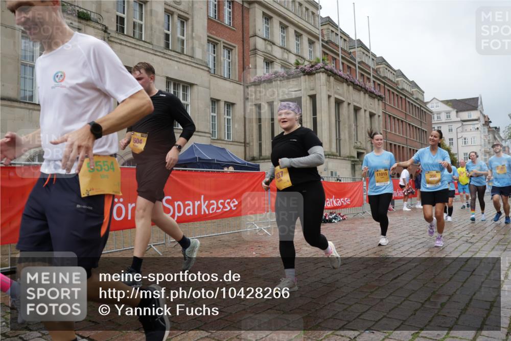 13.09.2026 - Kiel Lauf Yannick Fuchs http://msf.ph/oto/10428266 13.09.2026 11:08:10 Ziel 121, 2120, 4949, 5833, 6401, 7123, 7254, 8019, 10525, 10702, 94, 311, 356, 656, 660, 755, 1136, 1637, 1951, 2136, 2940, 3397, 3828, 3986, 4297, 4983, 5095, 5139, 5554, 5638, 6086, 6404, 6690, 6727, 7035, 9604, 9952, 10244, 10873, 11015, 11407, 12013, 12267, 12379, 12706, 12730, 1067, 2235, 3536, 3798, 5418, 5856, 6061, 6185, 6360, 7108, 7667, 356, 660, 1601, 1637, 2905, 4983, 5138, 5139, 5542, 5554, 5638, 6380, 6690, 7625, 9064, 9604, 11015, 12267 meine-sportfotos.de