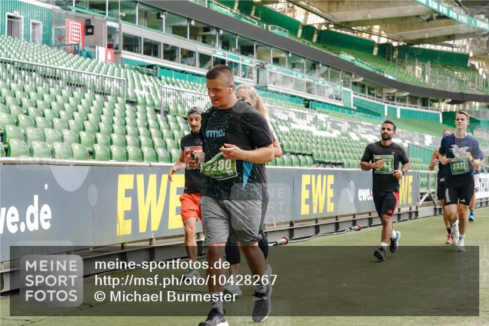 13.09.2026 - 21. swb-Marathon Bremen Michael Burmester http://msf.ph/oto/10428267 13.09.2026 13:02:52 Laufen im Stadion 150, 488, 531, 596, 722, 725, 762, 930, 936, 940, 946, 1006, 1014, 1067, 1163, 1250, 1436, 1458, 1460, 1611, 1771, 1896, 2033, 2047, 2062, 2223, 2276, 2292, 2345, 2364, 2378, 2421, 2434, 2513, 2625, 2638, 2666, 2668, 2779, 2900, 2934, 2977, 2987, 3013, 3044, 3114, 3135, 3163, 3164, 3187, 3248, 3258, 3294, 3334, 3360, 3392, 3402, 3460, 3496, 3510, 3527, 3576, 3585, 3597, 3603, 3618, 3667, 3721, 3806, 3846, 3852, 3859, 3893, 3938, 3970, 3983, 4000, 4077, 4133, 4506, 4558 meine-sportfotos.de