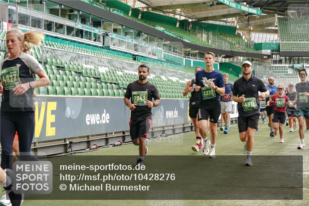 13.09.2026 - 21. swb-Marathon Bremen Michael Burmester http://msf.ph/oto/10428276 13.09.2026 13:02:52 Laufen im Stadion 150, 488, 531, 596, 722, 725, 762, 930, 936, 940, 946, 1006, 1014, 1067, 1163, 1250, 1436, 1458, 1460, 1611, 1771, 1896, 2033, 2047, 2062, 2223, 2276, 2292, 2345, 2364, 2378, 2421, 2434, 2513, 2625, 2638, 2666, 2668, 2779, 2900, 2934, 2977, 2987, 3013, 3044, 3114, 3135, 3163, 3164, 3187, 3248, 3258, 3294, 3334, 3360, 3392, 3402, 3460, 3496, 3510, 3527, 3576, 3585, 3597, 3603, 3618, 3667, 3721, 3806, 3846, 3852, 3859, 3893, 3938, 3970, 3983, 4000, 4077, 4133, 4506, 4558 meine-sportfotos.de