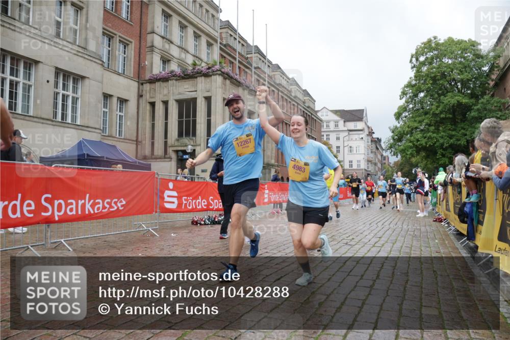 13.09.2026 - Kiel Lauf Yannick Fuchs http://msf.ph/oto/10428288 13.09.2026 11:08:12 Ziel 121, 2120, 4949, 5833, 6401, 7108, 7254, 8019, 10525, 10702, 94, 121, 311, 356, 656, 755, 1136, 1951, 2136, 2940, 3397, 3828, 3986, 4297, 4983, 5095, 6086, 6404, 6727, 7035, 7123, 9952, 10244, 10702, 10873, 11015, 11407, 12013, 12267, 12379, 12730, 1067, 2235, 3536, 3798, 5418, 5856, 6061, 6185, 6360, 6626, 7667, 356, 660, 1601, 1637, 2905, 2940, 4983, 5095, 5138, 5139, 5542, 5554, 5638, 6380, 6690, 7625, 9064, 9604, 10873, 11015, 12267 meine-sportfotos.de