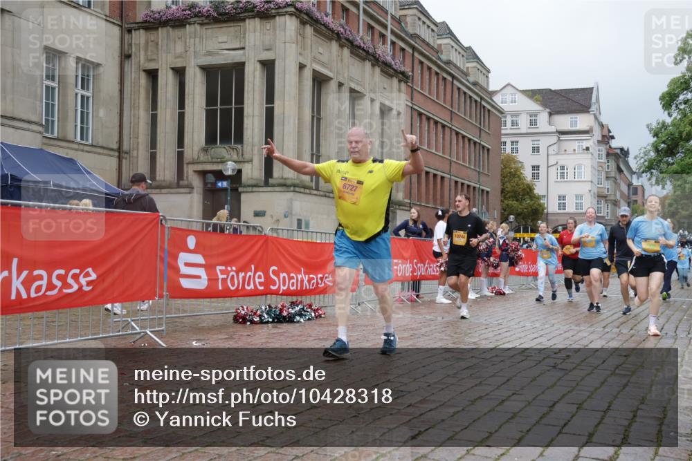 13.09.2026 - Kiel Lauf Yannick Fuchs http://msf.ph/oto/10428318 13.09.2026 11:08:15 Ziel 2120, 5856, 6401, 7108, 7254, 8019, 10525, 94, 121, 311, 656, 755, 1136, 1951, 2136, 3397, 3828, 3986, 4297, 4949, 5095, 5833, 6086, 6404, 6727, 7035, 7123, 9952, 10244, 10702, 10873, 11407, 12013, 12379, 12730, 834, 1067, 2235, 2575, 3536, 3798, 5418, 6061, 6185, 6360, 6626, 7667, 11442, 356, 660, 1637, 2905, 2940, 4983, 5095, 5138, 5139, 5542, 5554, 5638, 6690, 6727, 7035, 7625, 9064, 9604, 10873, 11015, 12267 meine-sportfotos.de