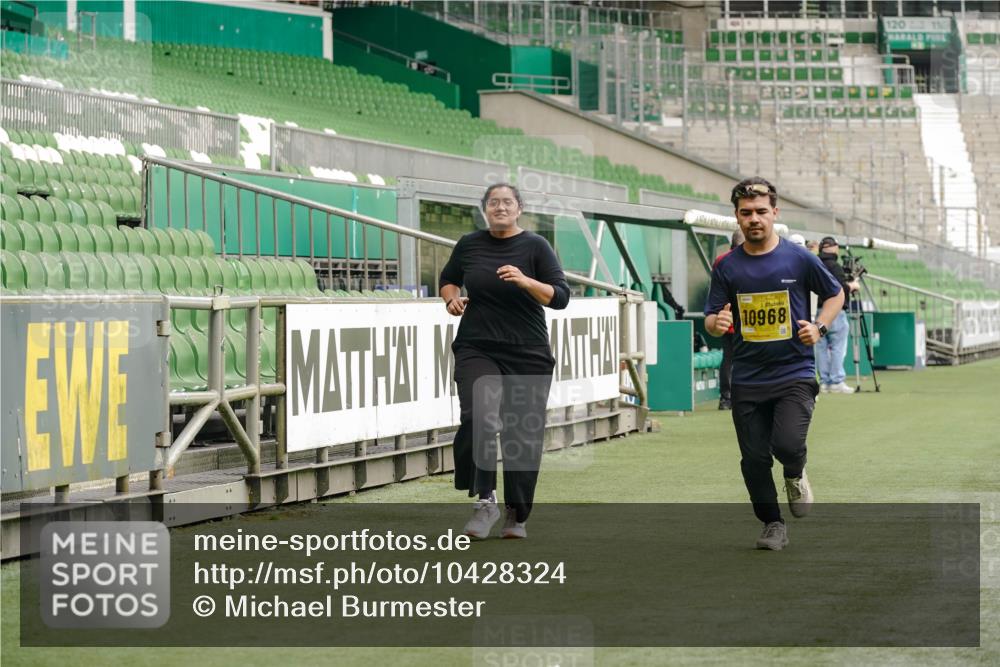 13.09.2026 - 21. swb-Marathon Bremen Michael Burmester http://msf.ph/oto/10428324 13.09.2026 10:53:47 Laufen im Stadion 10317, 11444, 12163, 12416, 10533, 10534, 10573, 10627, 10667, 10710, 11031, 11254, 11266, 11352, 11496, 11712, 11780, 11807, 11851, 12440, 12535 meine-sportfotos.de