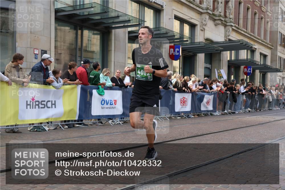 13.09.2026 - 21. swb-Marathon Bremen Strokosch-Dieckow http://msf.ph/oto/10428332 13.09.2026 13:08:14 Ziel 339, 678, 715, 1335, 1696, 3276, 4033, 4082, 4888, 5377, 5424, 6842, 7064, 7121, 8655, 9084, 9582, 2098, 2266, 2844, 3808, 4247, 5594, 6692, 13091, 13160 meine-sportfotos.de