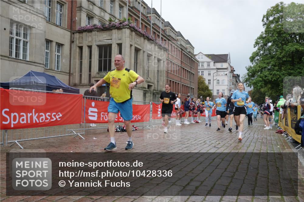 13.09.2026 - Kiel Lauf Yannick Fuchs http://msf.ph/oto/10428336 13.09.2026 11:08:16 Ziel 2120, 5856, 6061, 6185, 6401, 7108, 7254, 8019, 10525, 94, 121, 311, 656, 755, 1136, 1951, 2120, 2136, 3397, 3828, 3986, 4297, 4949, 5833, 6086, 6404, 6727, 7035, 7123, 9952, 10244, 10702, 11407, 12013, 12379, 12730, 834, 1067, 2235, 2575, 3536, 3798, 5418, 6360, 6626, 7667, 9800, 10645, 10647, 11442, 356, 660, 1637, 2905, 2940, 4983, 5095, 5138, 5139, 5542, 5554, 5638, 6690, 6727, 7035, 7625, 9064, 9604, 10244, 10873, 11015, 12267 meine-sportfotos.de