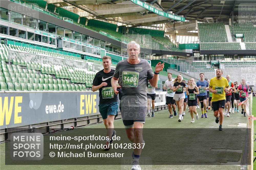13.09.2026 - 21. swb-Marathon Bremen Michael Burmester http://msf.ph/oto/10428337 13.09.2026 13:26:20 Laufen im Stadion 186, 202, 213, 364, 390, 505, 530, 543, 645, 815, 818, 833, 966, 1077, 1283, 1410, 1443, 1459, 1473, 1487, 1504, 1530, 1561, 1618, 1700, 1744, 1828, 1830, 1953, 2058, 2059, 2271, 2273, 2298, 2308, 2309, 2354, 2382, 2384, 2388, 2404, 2428, 2506, 2508, 2542, 2558, 2576, 2582, 2591, 2592, 2656, 2675, 2748, 2752, 2762, 2817, 2833, 2878, 2896, 2965, 2970, 2981, 3005, 3047, 3050, 3062, 3084, 3097, 3142, 3172, 3211, 3259, 3329, 3359, 3390, 3433, 3540, 3629, 3756 meine-sportfotos.de