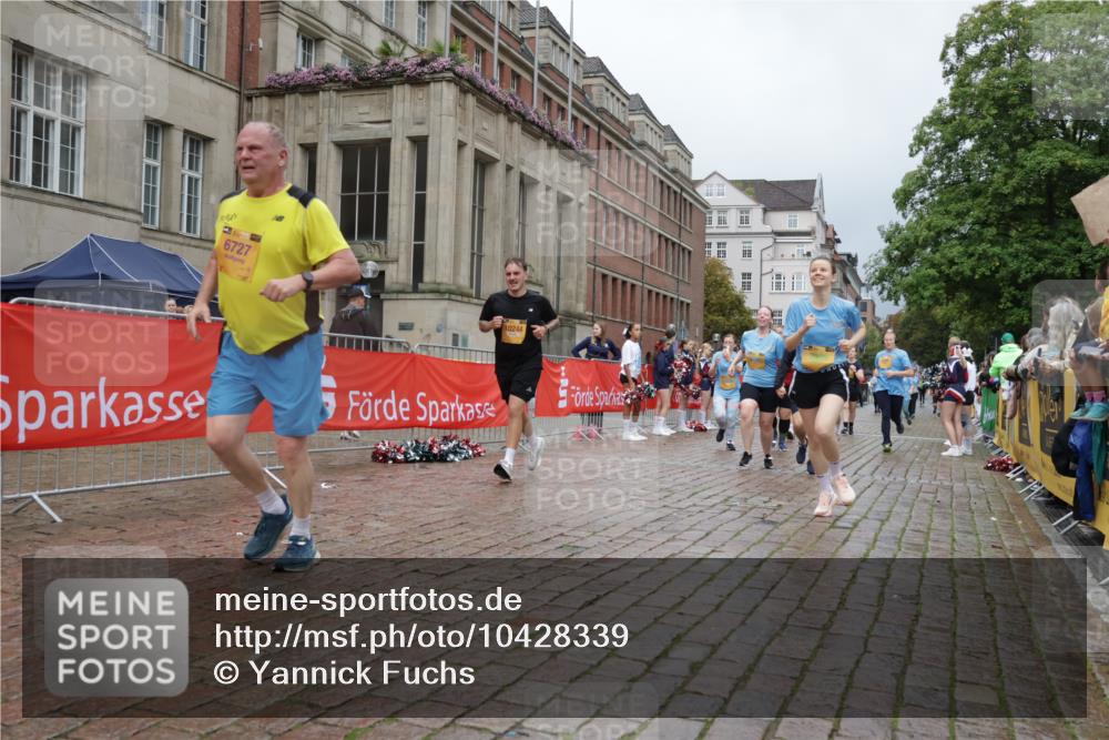 13.09.2026 - Kiel Lauf Yannick Fuchs http://msf.ph/oto/10428339 13.09.2026 11:08:16 Ziel 2120, 5856, 6061, 6185, 6401, 7108, 7254, 8019, 10525, 94, 121, 311, 656, 755, 1136, 1951, 2120, 2136, 3397, 3828, 3986, 4297, 4949, 5833, 6086, 6404, 6727, 7035, 7123, 9952, 10244, 10702, 11407, 12013, 12379, 12730, 834, 1067, 2235, 2575, 3536, 3798, 5418, 6360, 6626, 7667, 9800, 10645, 10647, 11442, 356, 660, 1637, 2905, 2940, 4983, 5095, 5138, 5139, 5542, 5554, 5638, 6690, 6727, 7035, 7625, 9064, 9604, 10244, 10873, 11015, 12267 meine-sportfotos.de
