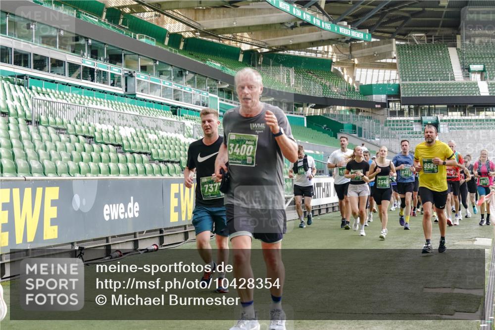 13.09.2026 - 21. swb-Marathon Bremen Michael Burmester http://msf.ph/oto/10428354 13.09.2026 13:26:20 Laufen im Stadion 186, 202, 213, 364, 390, 505, 530, 543, 645, 815, 818, 833, 966, 1077, 1283, 1410, 1443, 1459, 1473, 1487, 1504, 1530, 1561, 1618, 1700, 1744, 1828, 1830, 1953, 2058, 2059, 2271, 2273, 2298, 2308, 2309, 2354, 2382, 2384, 2388, 2404, 2428, 2506, 2508, 2542, 2558, 2576, 2582, 2591, 2592, 2656, 2675, 2748, 2752, 2762, 2817, 2833, 2878, 2896, 2965, 2970, 2981, 3005, 3047, 3050, 3062, 3084, 3097, 3142, 3172, 3211, 3259, 3329, 3359, 3390, 3433, 3540, 3629, 3756 meine-sportfotos.de